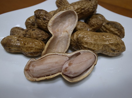 落花生塩茹で