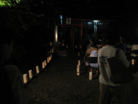 牛乳パックの猫灯篭