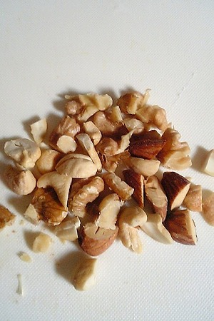 おつまみ用の味つきミックスナッツでＯＫ