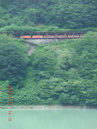２４黒部峡谷鉄道のトロッコ電車１４：１８