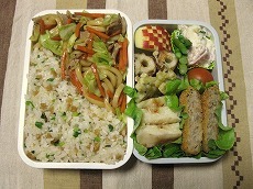 焼うどん＆たぬきご飯のお弁当1.22☆007