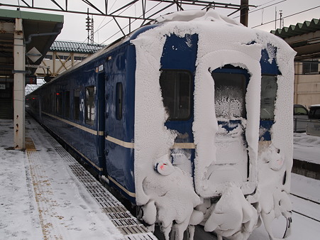 雪まみれのあけぼの