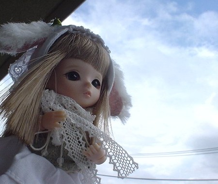 ひと時の青い空。