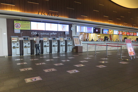 朝　閑散としたＯＳシネマ_01