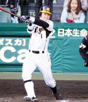 【阪神－中日】７回、左翼越え満塁本塁打を放った鳥谷（撮影・加藤哉）